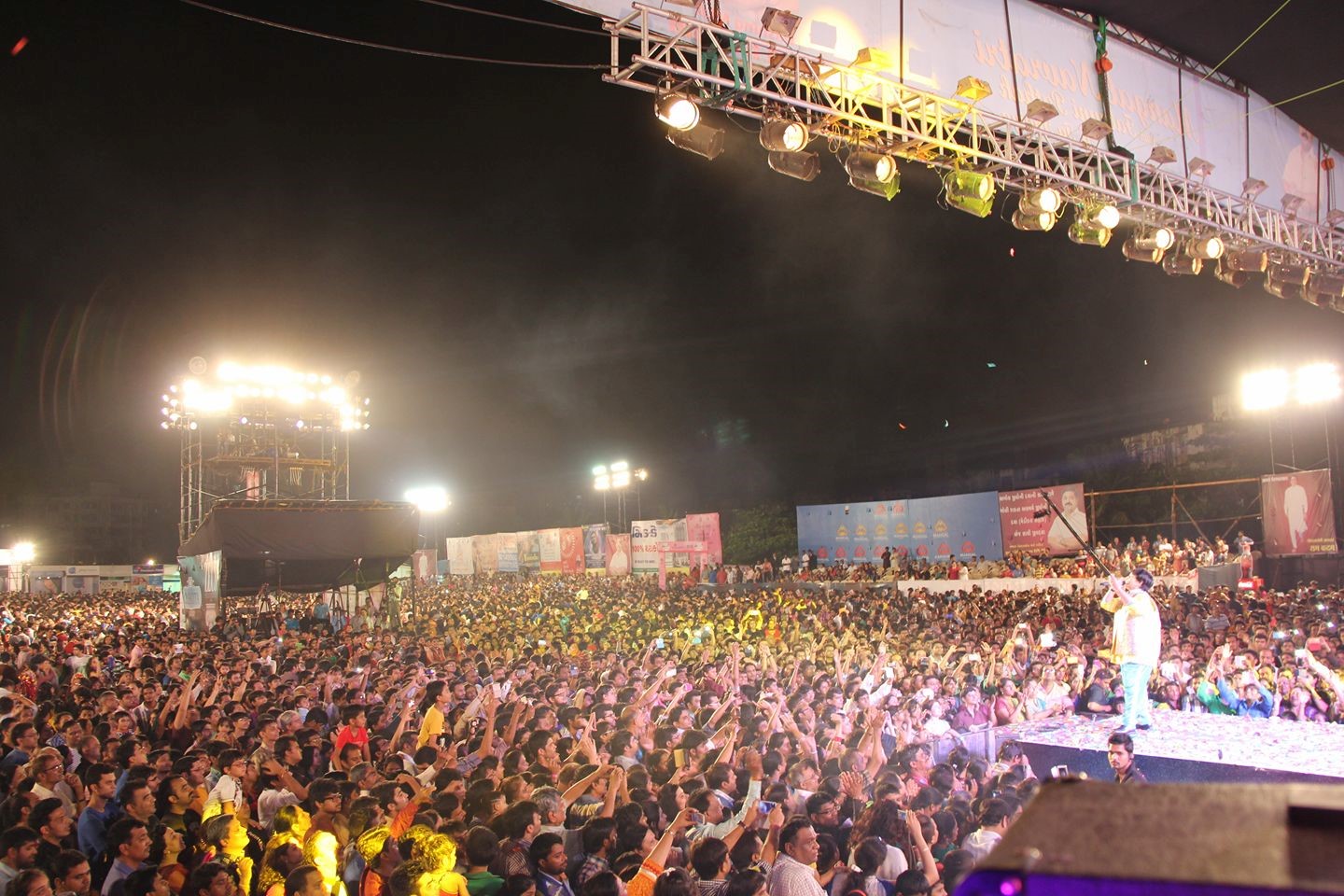 Falguni Pathak Dandiya & Raas Garba Live in Bay Area in Santa Clara